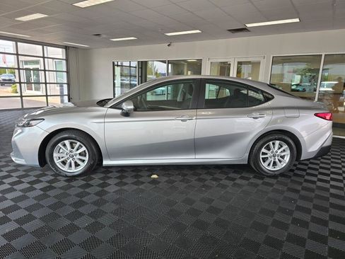 Used 2025 Toyota Camry LE FWD image 6