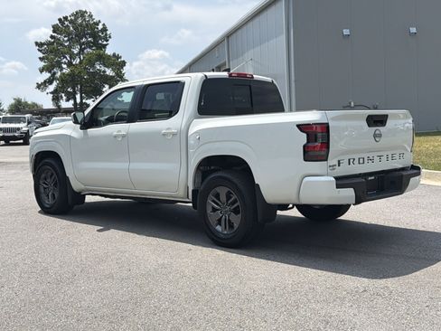 Used 2025 Nissan Frontier SV RWD image 10