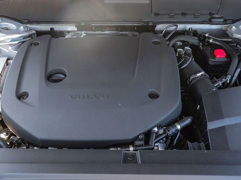 Used 2025 Volvo XC90 B6 Plus w/ Protection Package Premier AWD/4WD image 12