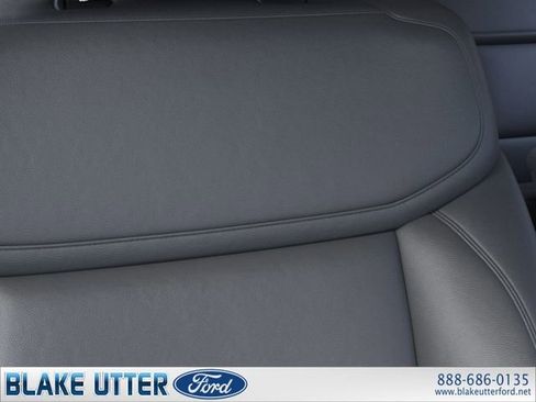 New 2026 Ford Expedition Active image 16