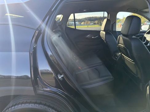 Used 2024 GMC Terrain SLT AWD/4WD image 28