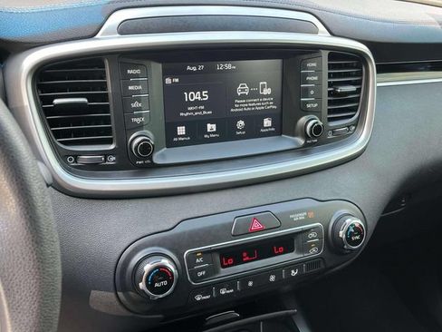Used 2019 Kia Sorento FWD V6 image 33