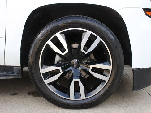 Used 2018 Chevrolet Tahoe Premier AWD/4WD image 9