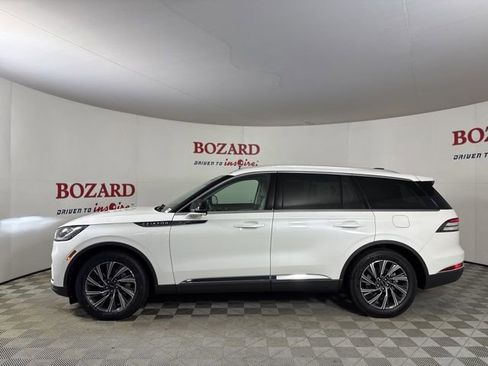 New 2026 Lincoln Aviator Premiere image 4