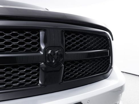 Used 2018 RAM 1500 Sport w/ Quick Order Package 26Q Night AWD/4WD image 4