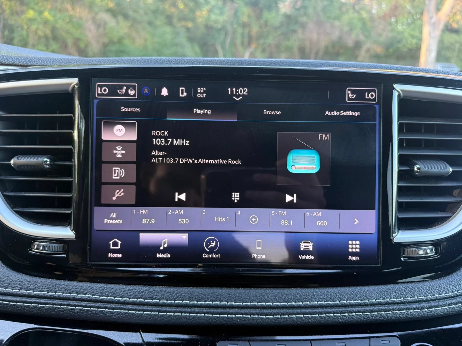 Used 2024 Chrysler Pacifica Touring FWD image 41