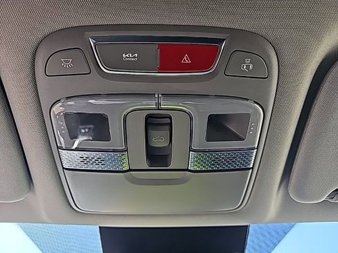 Used 2025 Kia Telluride S image 27