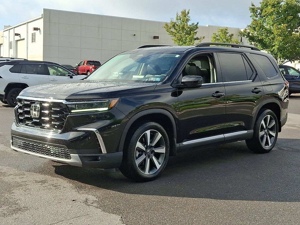 Used 2024 Honda Pilot Touring image 6