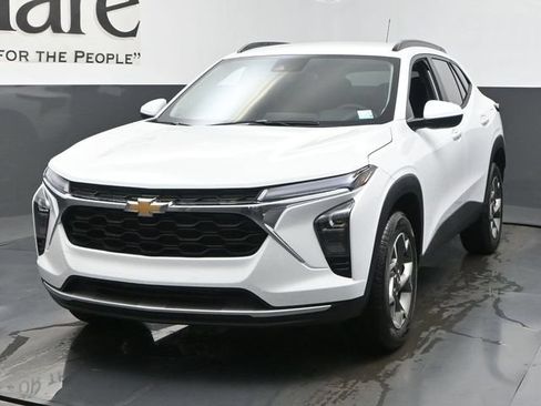 Used 2025 Chevrolet Trax LT w/ Driver Confidence Package FWD image 7