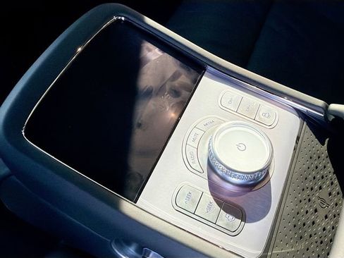 Used 2025 Genesis G90 3.5T image 20