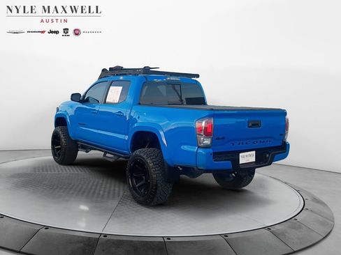 Used 2020 Toyota Tacoma TRD Sport w/ TRD Premium Sport Package image 4