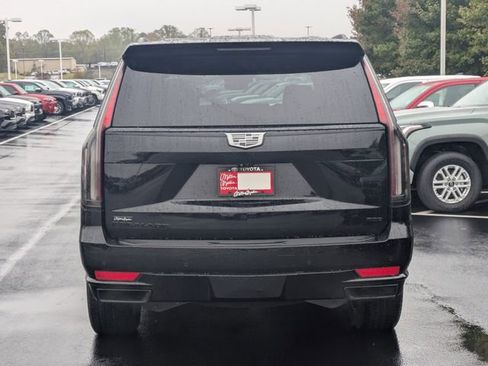 Used 2023 Cadillac Escalade Sport w/ LPO, ONYX Package image 5