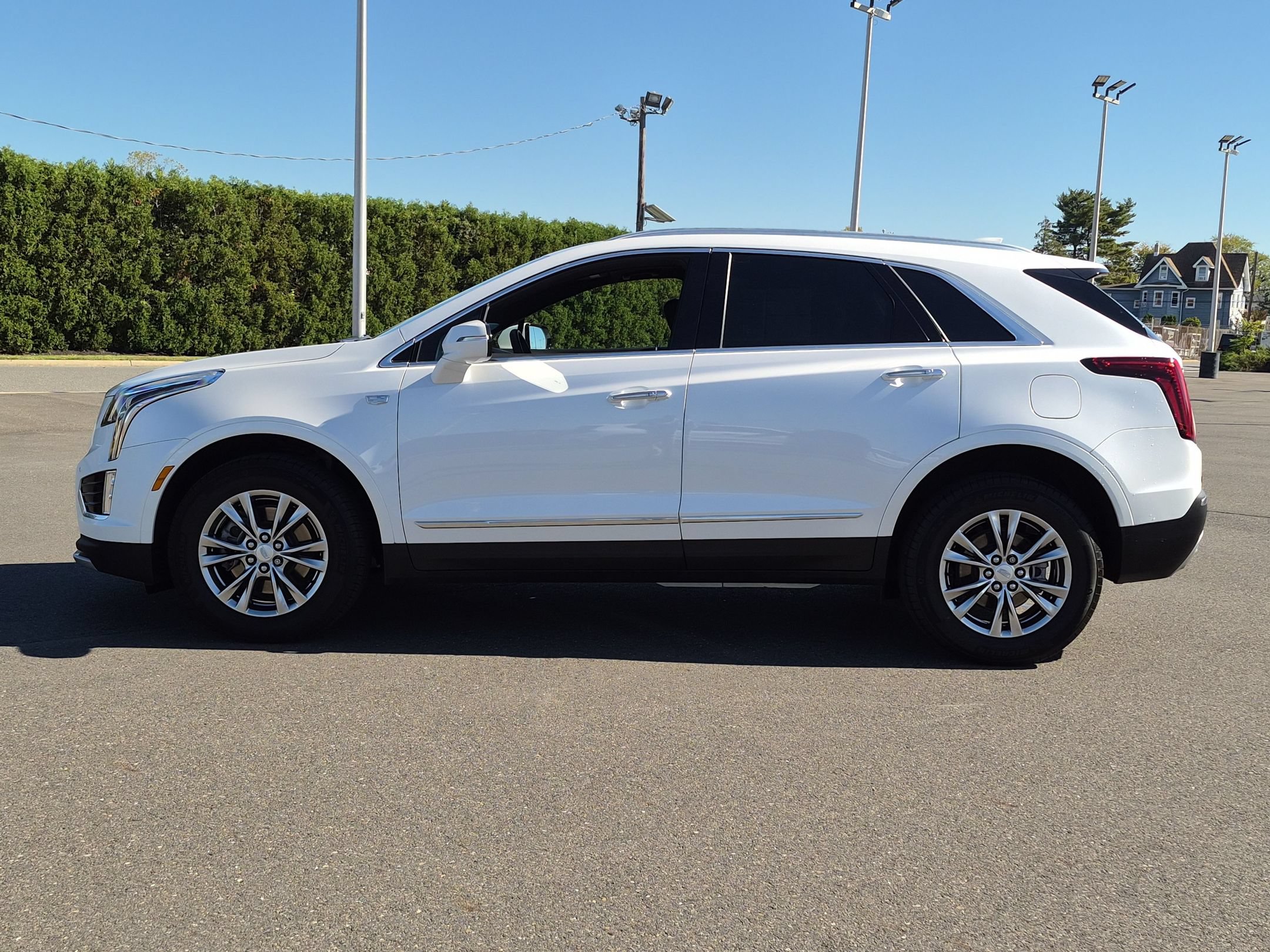 Certified 2023 Cadillac XT5 Premium Luxury FWD image 4