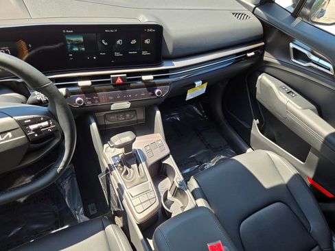 New 2026 Kia Sportage EX FWD image 21