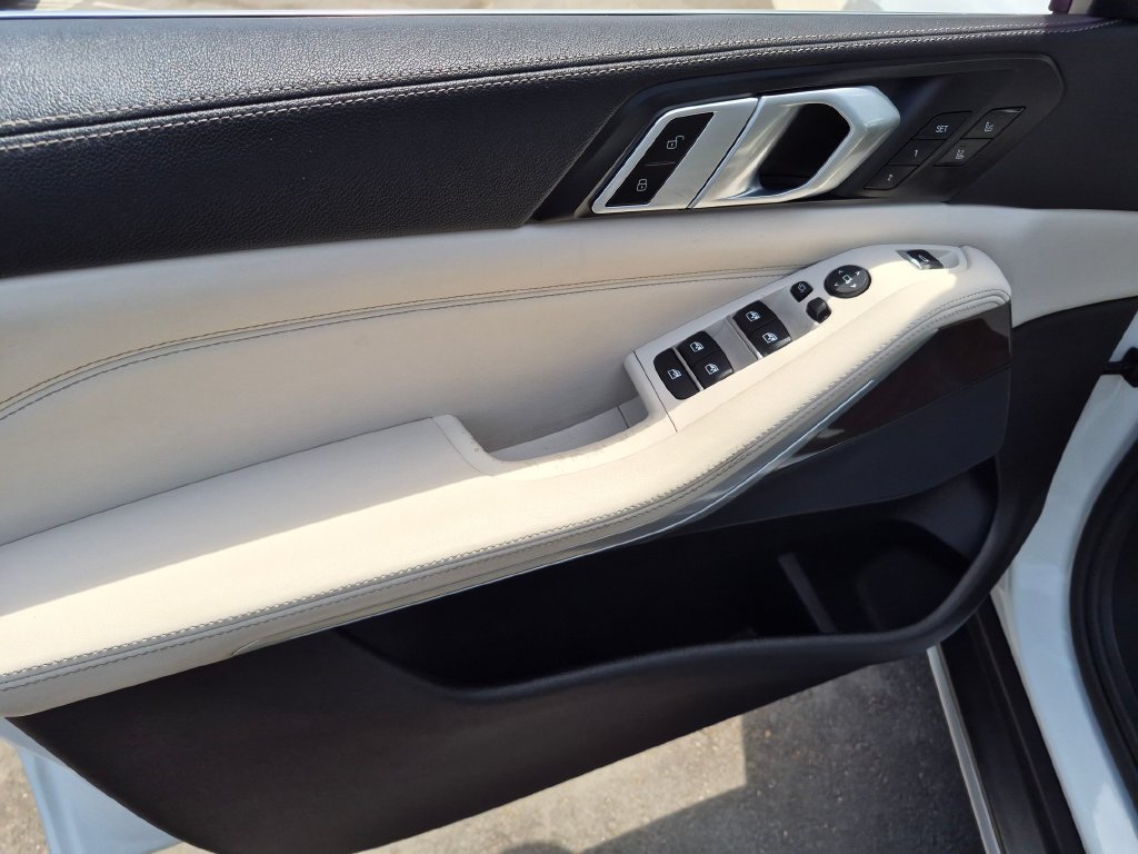 Used 2021 BMW X5 sDrive40i w/ Luxury Seating Package 2 RWD image 15