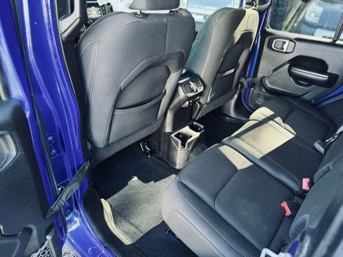 Used 2018 Jeep Wrangler Unlimited Sport S image 18