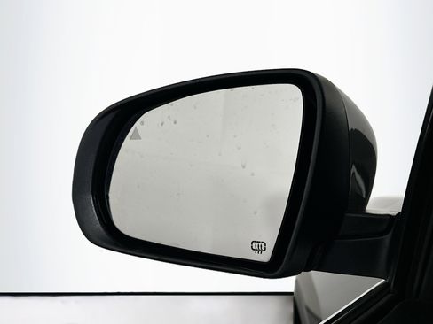 Used 2021 Jeep Cherokee Limited image 16