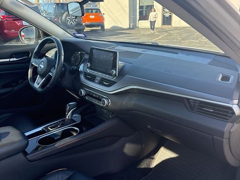 Used 2024 Nissan Altima 2.5 SR image 19