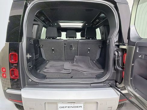 Certified 2023 Land Rover Defender 110 SE AWD/4WD image 28