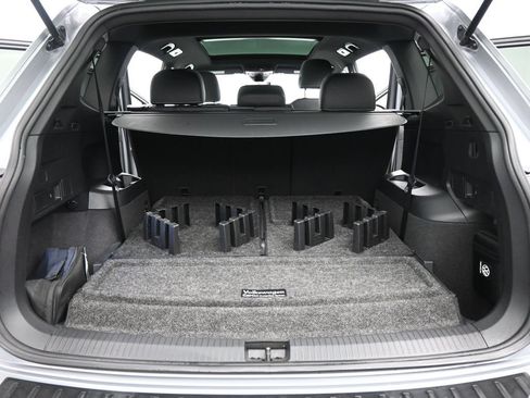 Used 2023 Volkswagen Tiguan SE R-Line FWD image 19