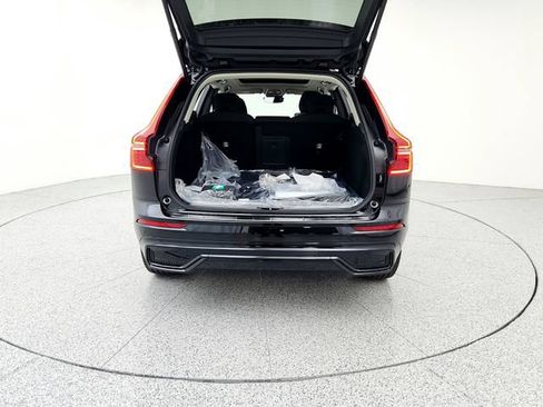 New 2026 Volvo XC60 B5 Plus w/ Protection Package Premier AWD/4WD image 15