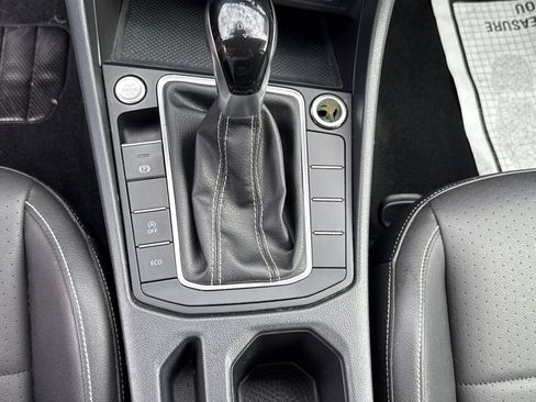 Used 2024 Volkswagen Jetta SE image 12
