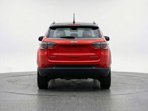 Used 2025 Jeep Compass Limited image 7