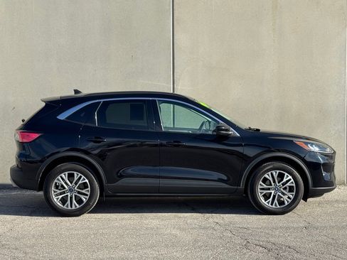 Used 2022 Ford Escape SEL image 2