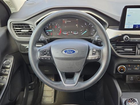 Used 2021 Ford Escape SE image 16