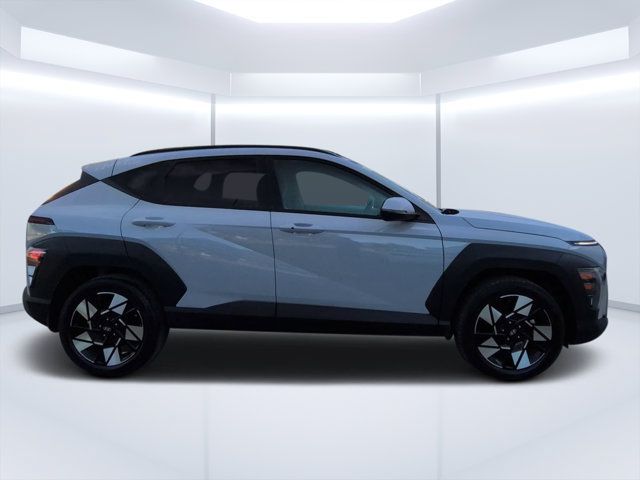 Used 2024 Hyundai Kona SEL FWD image 2