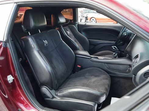 Used 2018 Dodge Challenger R/T Scat Pack RWD image 12