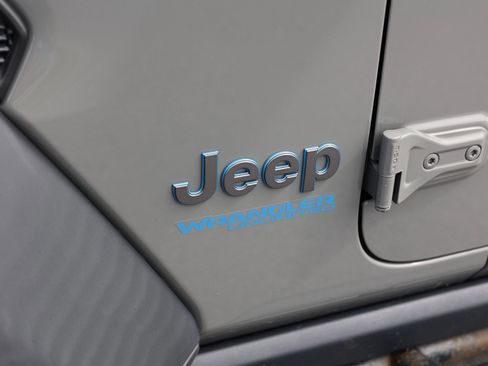 Used 2021 Jeep Wrangler Unlimited Rubicon 4xe w/ Cold Weather Group image 15