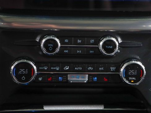 Used 2021 Ford F150 Lariat w/ Equipment Group 502A High image 22