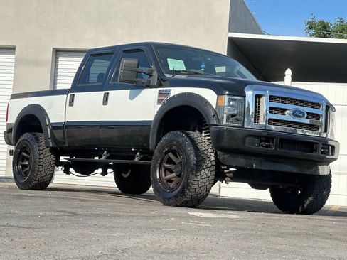 Used 2010 Ford F250 XLT image 3