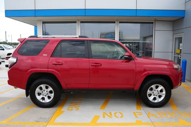 Used 2024 Toyota 4Runner SR5 Premium w/ Moonroof Package AWD/4WD image 32