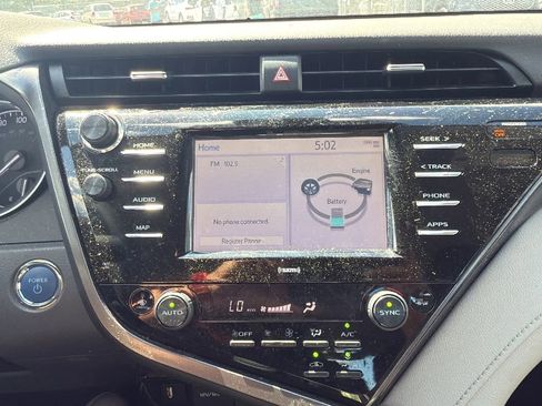 Used 2020 Toyota Camry LE w/ Fleet Convenience Package image 18