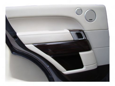 Used 2013 Land Rover Range Rover HSE image 29