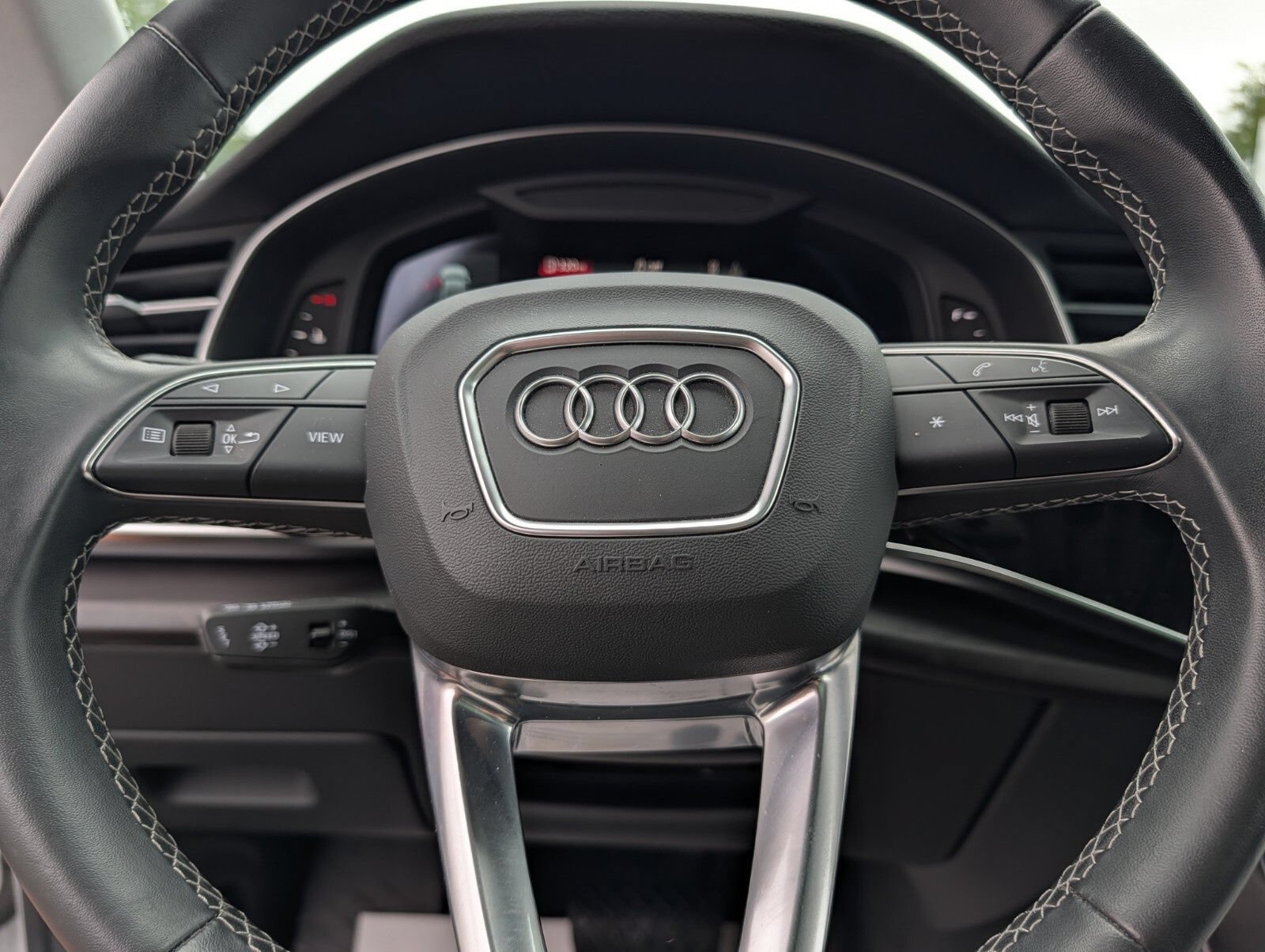 Used 2023 Audi Q8 Premium Plus AWD/4WD image 29