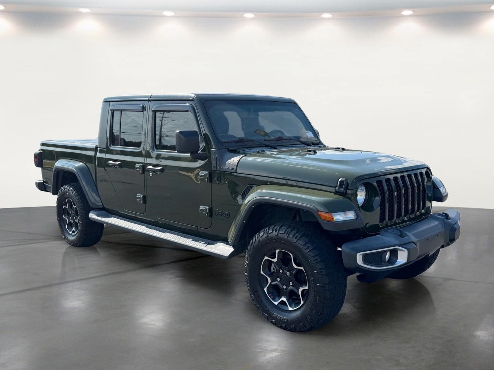 Used 2022 Jeep Gladiator Sport AWD/4WD image 2