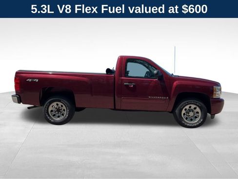 Used 2008 Chevrolet Silverado 1500 LT w/ EZ-Lift Tailgate Package AWD/4WD image 3