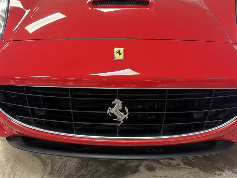 Used 2010 Ferrari California RWD image 4