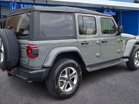 Used 2022 Jeep Wrangler Unlimited Sahara w/ LED Lighting Group AWD/4WD image 8