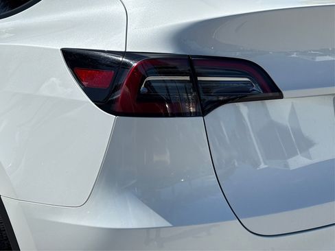 Used 2023 Tesla Model Y Long Range image 15