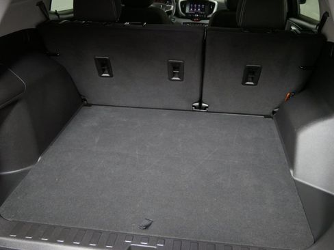 Used 2023 GMC Terrain SLE w/ Driver Convenience Package FWD image 6
