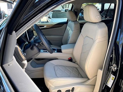 New 2026 Volkswagen Atlas SE FWD image 9