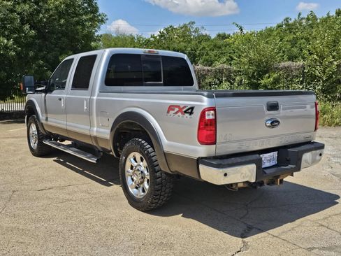 Used 2015 Ford F250 Lariat w/ Lariat Interior Package image 6