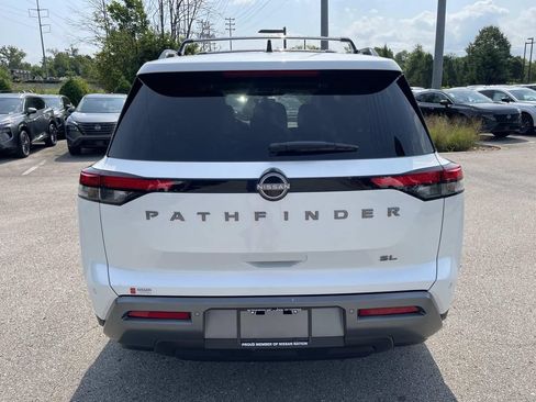 New 2026 Nissan Pathfinder SL FWD image 4