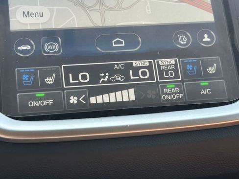 Used 2025 Subaru Ascent Touring AWD/4WD image 21