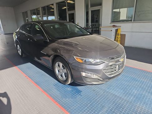 Used 2023 Chevrolet Malibu LT w/ Driver Confidence Package FWD image 2