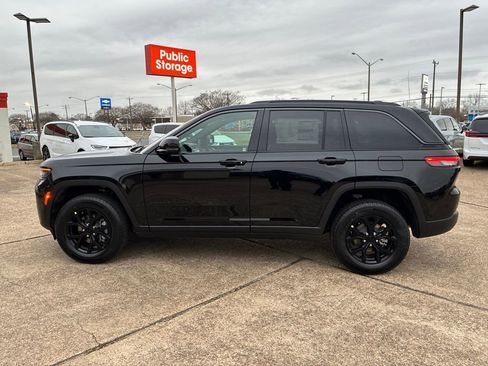 New 2026 Jeep Grand Cherokee Altitude AWD/4WD image 2